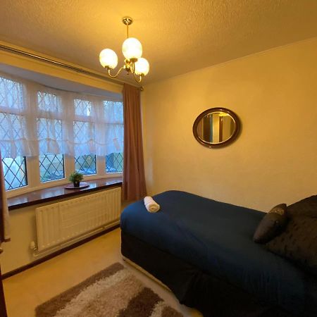 Serene 4Br In Harborne Close To Qe Hospital, Harborne Centre برمنغهام المظهر الخارجي الصورة