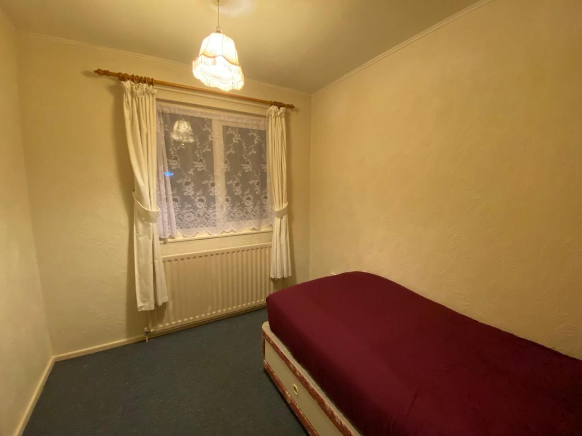 Serene 4Br In Harborne Close To Qe Hospital, Harborne Centre برمنغهام المظهر الخارجي الصورة