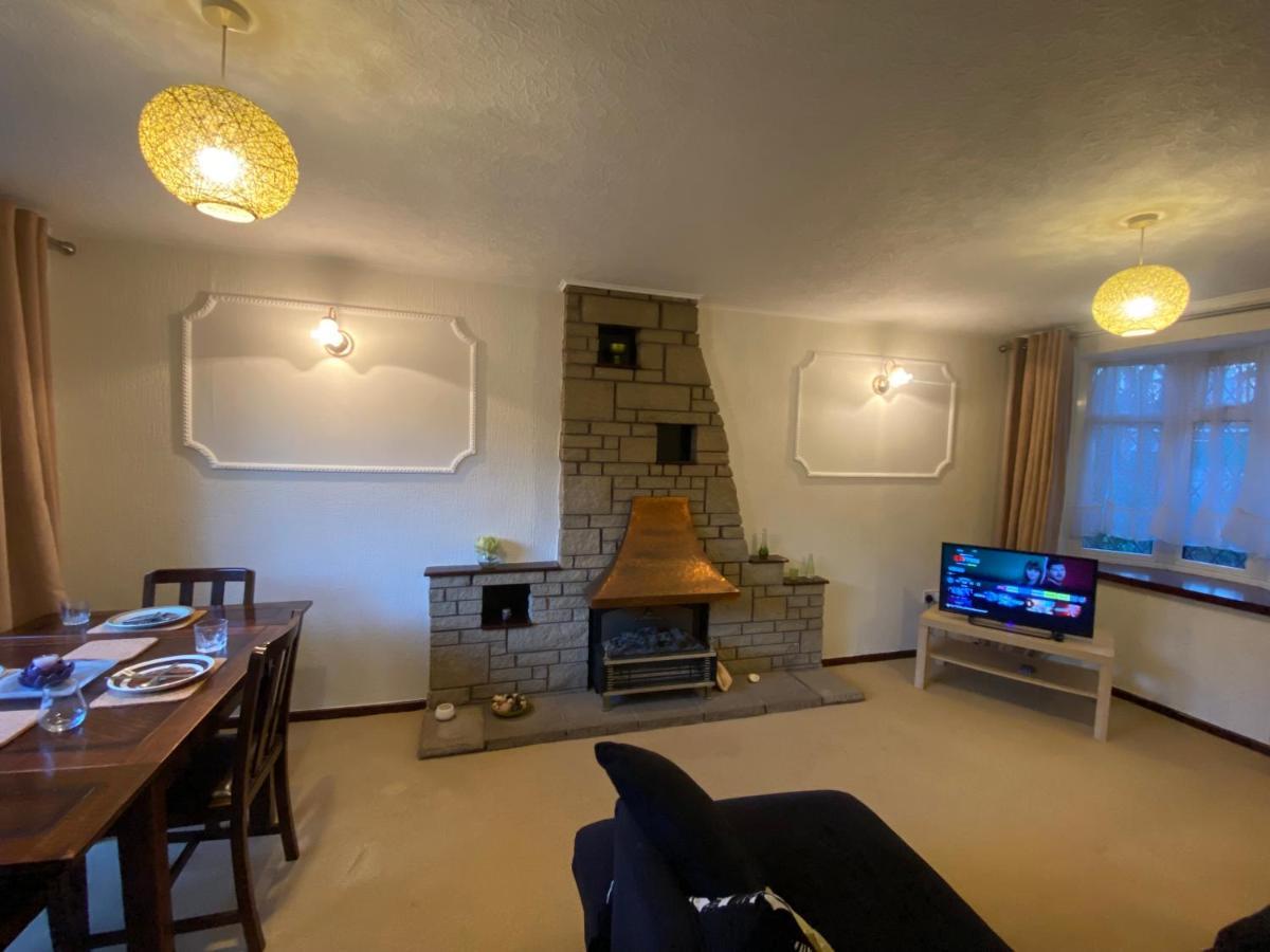 Serene 4Br In Harborne Close To Qe Hospital, Harborne Centre برمنغهام المظهر الخارجي الصورة