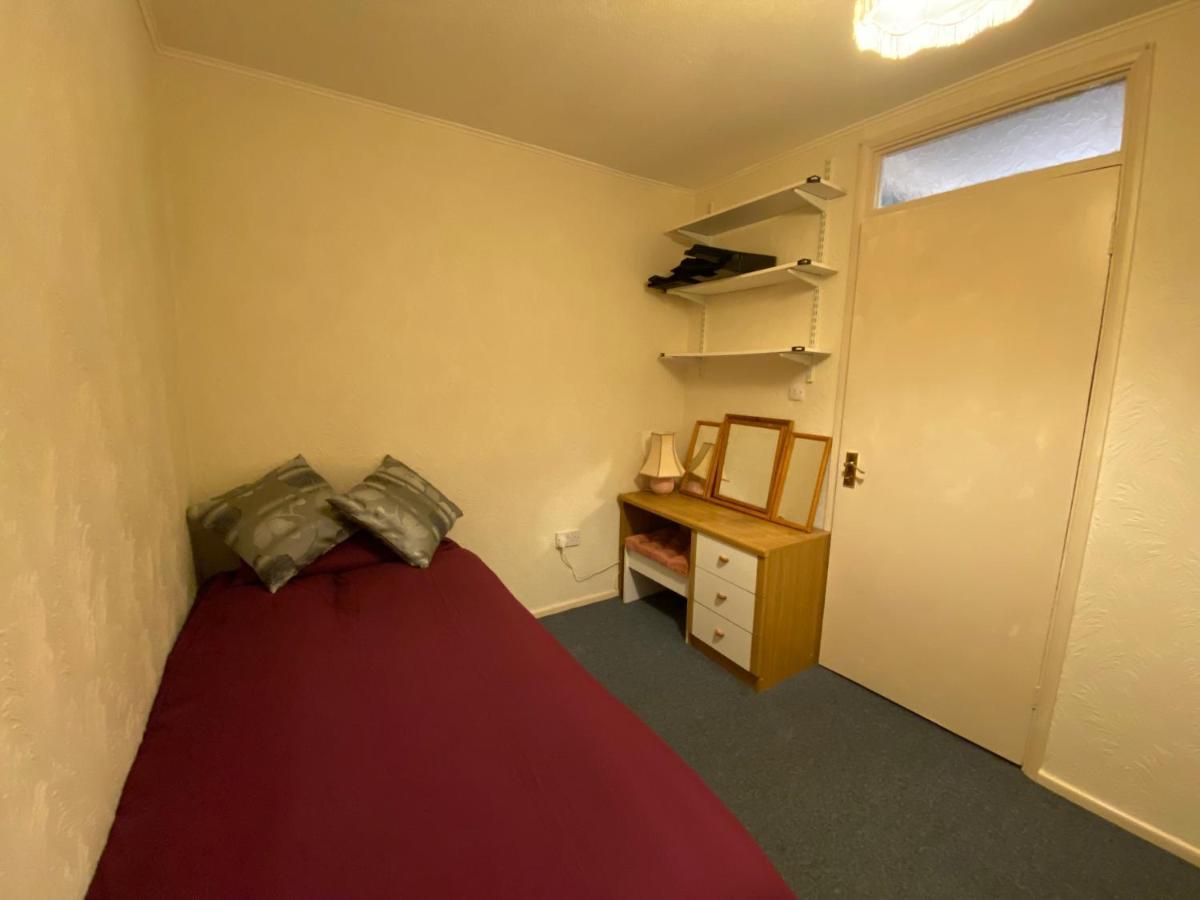 Serene 4Br In Harborne Close To Qe Hospital, Harborne Centre برمنغهام المظهر الخارجي الصورة