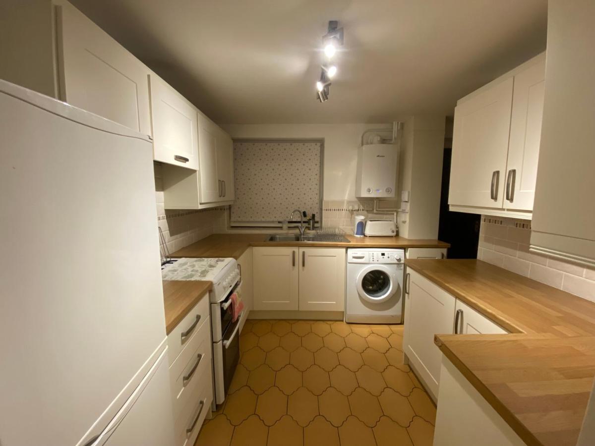 Serene 4Br In Harborne Close To Qe Hospital, Harborne Centre برمنغهام المظهر الخارجي الصورة