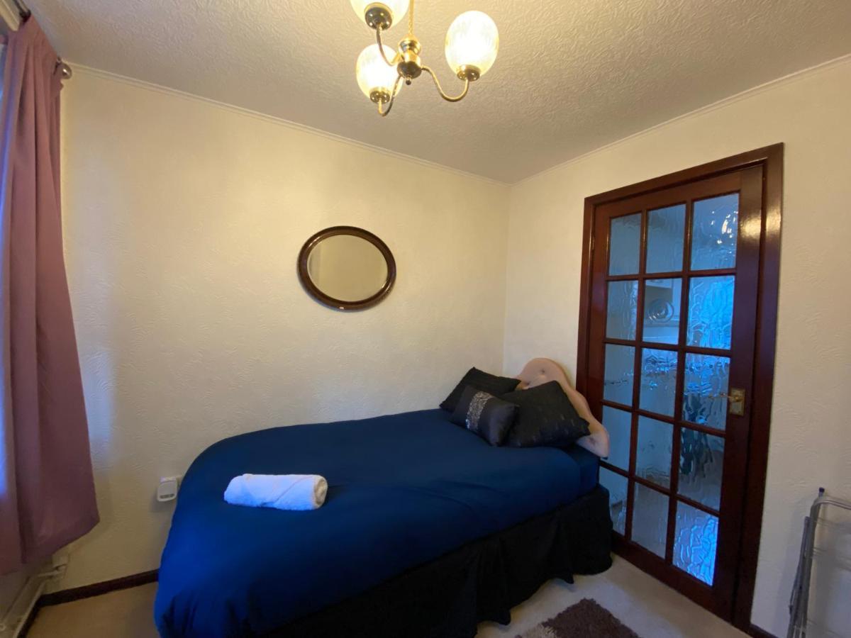 Serene 4Br In Harborne Close To Qe Hospital, Harborne Centre برمنغهام المظهر الخارجي الصورة