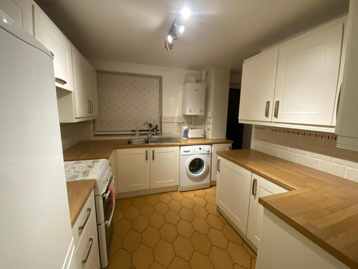 Serene 4Br In Harborne Close To Qe Hospital, Harborne Centre برمنغهام المظهر الخارجي الصورة