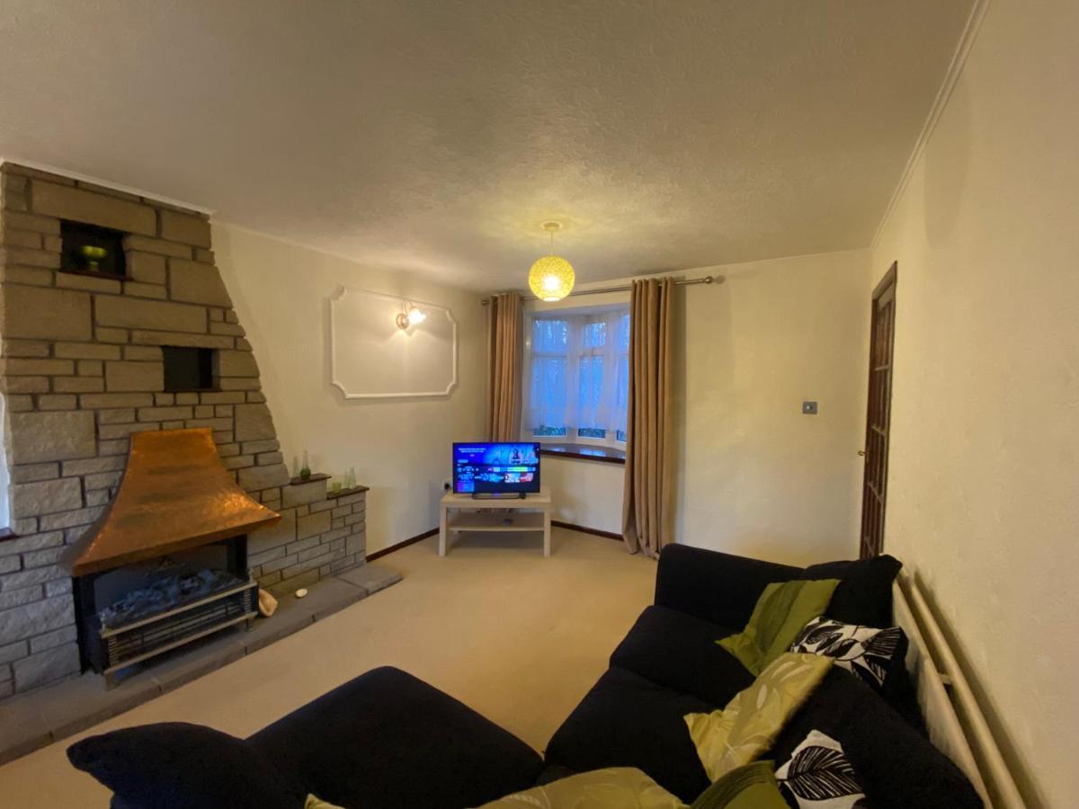 Serene 4Br In Harborne Close To Qe Hospital, Harborne Centre برمنغهام المظهر الخارجي الصورة